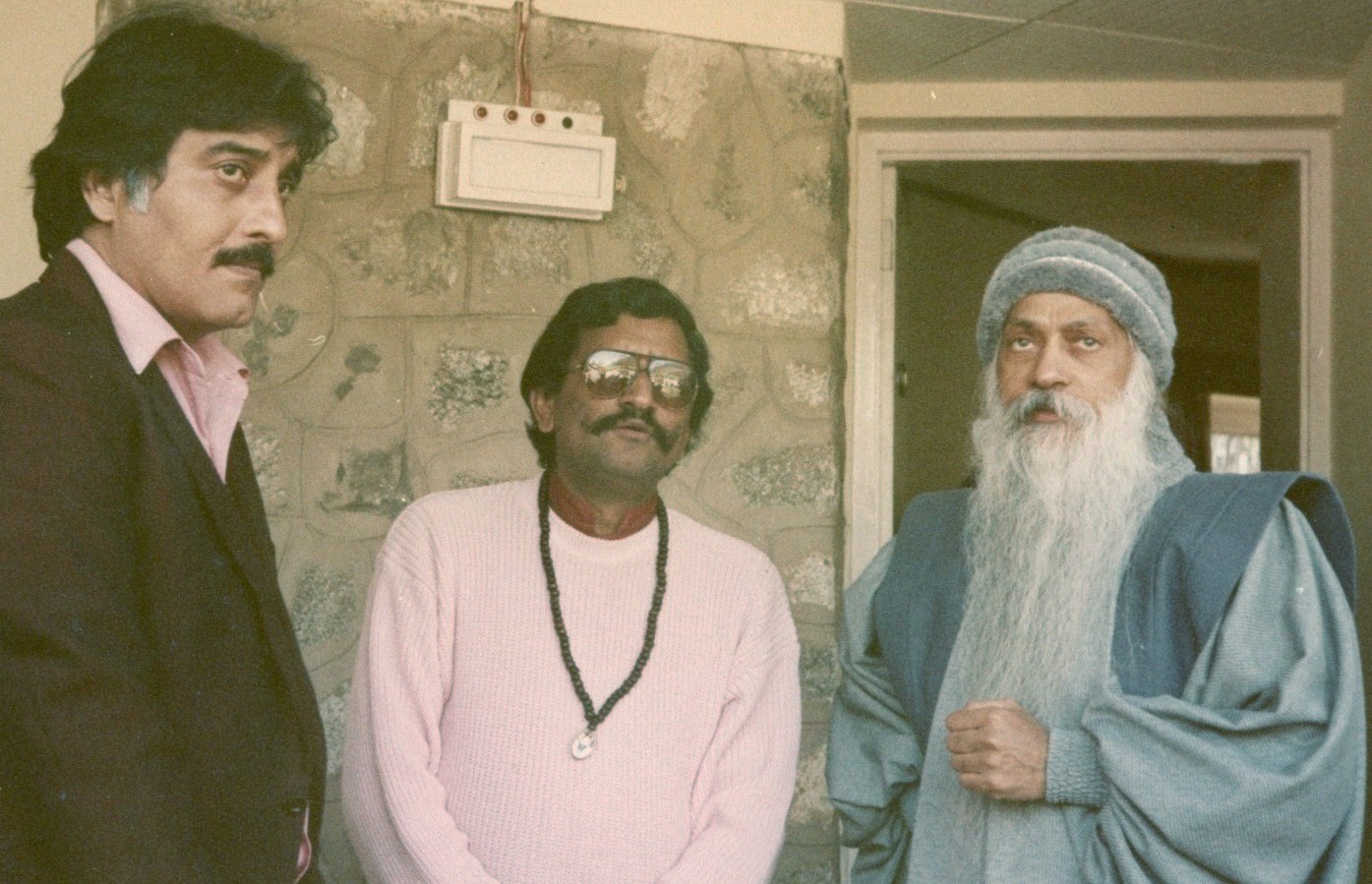 osho-with-vinod-khanna