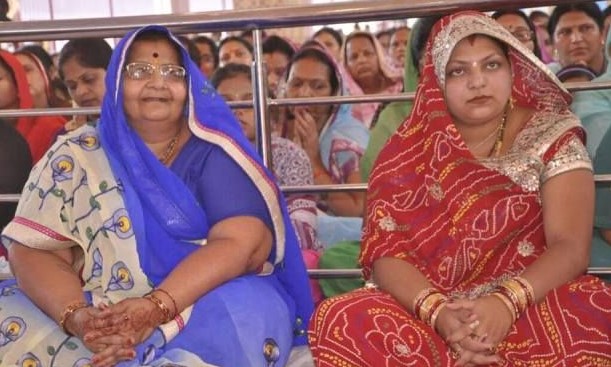 devkinandan thakur wife and mother