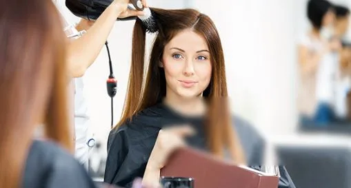 Essay on Beauty Parlour in Hindi